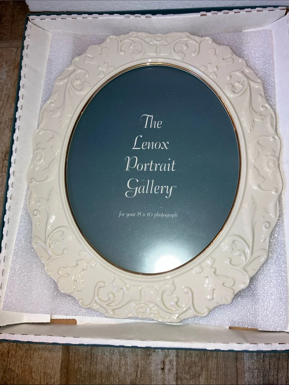LENOX PORTRAIT GALLERY GEORGIAN IVORY VINTAGE 8x10 FRAME
